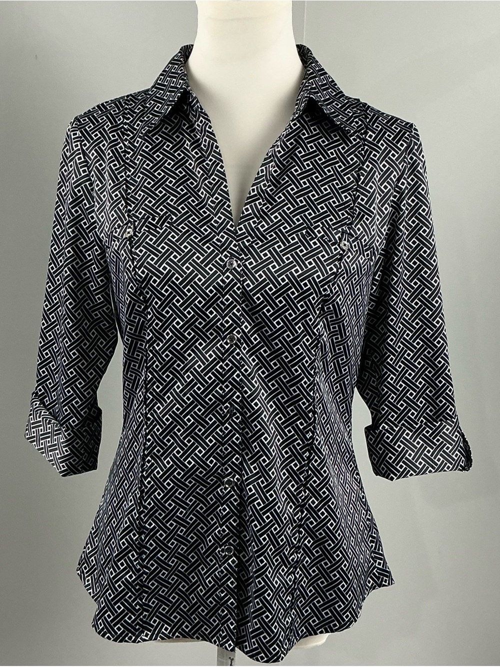 White House Black Market Black & White Geometric Button-Down Shirt